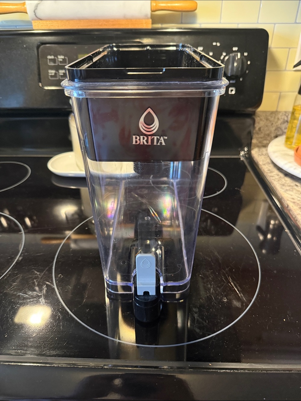 Brita Water filtered Dispenser Ultramax 27 cup